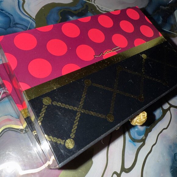 MAC Nutcracker Sweet Bronze Pigments and Glitter - Picture 4 of 9